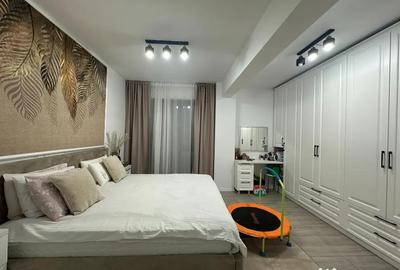Apartament cu 3 camere decomandat în 9 Mai - 5