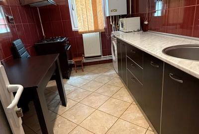 Apartament cu 2 camere decomandat în Fetești-Gară - 2