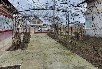 Casă individuală cu 3 camere în Bărcănești