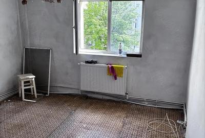 Garsonieră nedecomandată în Broșteni - 1