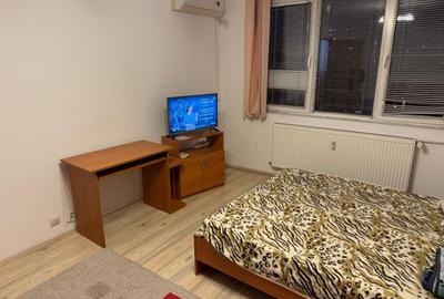 Apartament cu 2 camere decomandat, mobilat în Titan