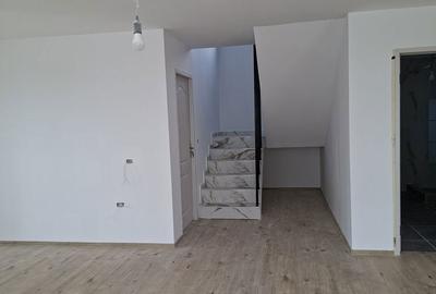 Casă cu 5 camere cu Teren 350 Mp în Central - 15