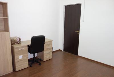 Birou, de 12 mp, în Basarabia - 1