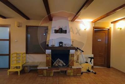 Casa cu piscina de vanzare in zona Piata Centrala Galati Casa cu piscina de vanzare in zona Piata Centrala Galati - 24