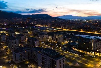 Apartament cu 2 camere decomandat, mobilat în Tractorul - 4