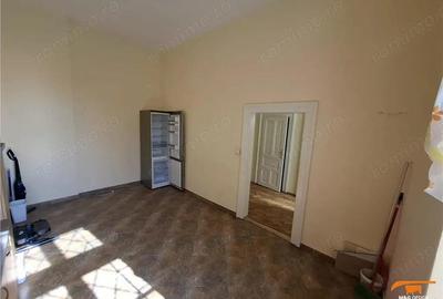 Semicentral, 4 camere, P-ta Maria-P-ta Sinaia, et 1 - 2