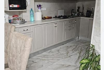 Casă cu Teren 2 Mp în Central - 4