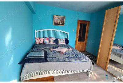 Vand apartament 4 camere, 2 bai, 2 balcoane, suprafata generoasa