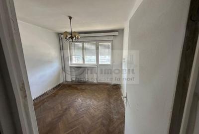 Apartament 3 camere, 70mp, 2 balcoane - Podu Roș  125000 euro - 2