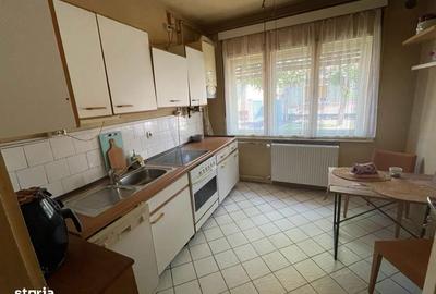 Casă cu 4 camere decomandat cu Teren 100 Mp în 14 Mai - 1