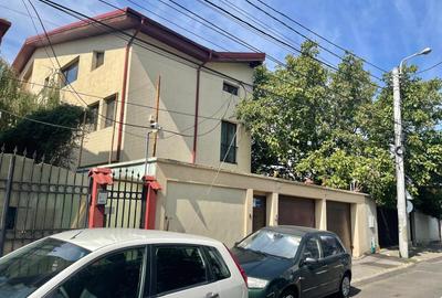 Casă cu 7 camere cu Garaj în Dămăroaia - 43