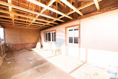 Casă cu 7 camere cu Teren 466 Mp în Singureni - 29