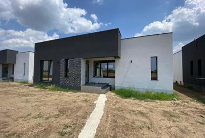 Complex de case individuale cu 4 camere, pe parter. Comision 0