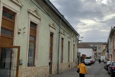 Spațiu comercial, de 40 mp, în Central - 1