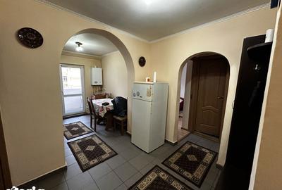 Apartament cu 2 camere decomandat, mobilat în Central