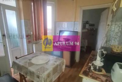 Apartament cu 3 camere semidecomandat în Câmpina - 1
