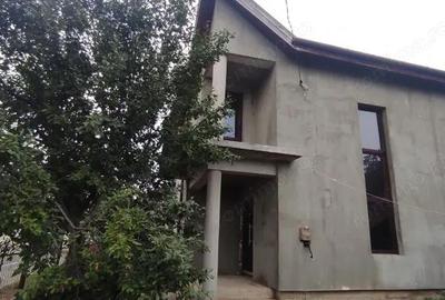 Casă cu 3 camere în Central - 2