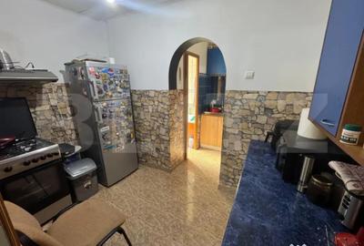 Apartament cu 3 camere semidecomandat, mobilat în Valea Rosie - 4