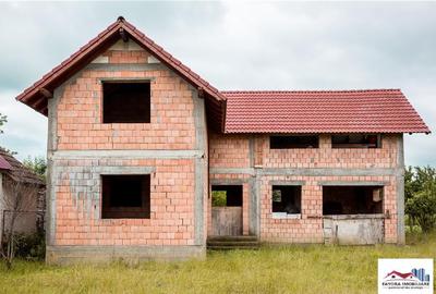 Casa de Zona Batos cu Oportunitati Maxime de Dezvoltare - 2