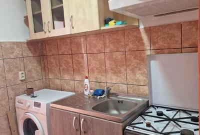 Garsonieră decomandată în Traian - 5