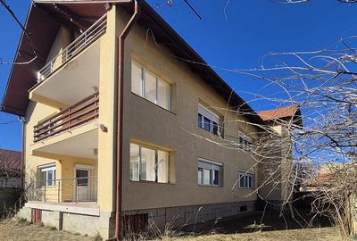 Casă cu 8 camere cu Teren 670 Mp în 13 Decembrie - 3