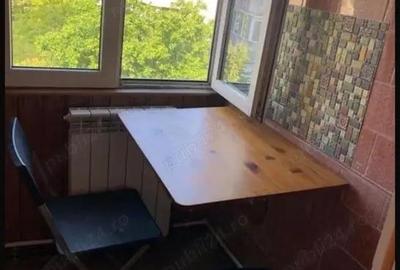 Garsonieră decomandată în Tei