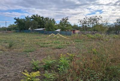 Teren agricol intravilan de 2262 mp, în Vărăști - 5