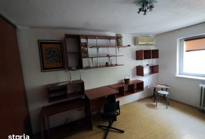 Garsonieră decomandată în Titan - 6