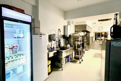 Spațiu comercial, de 100 mp, în P-ța Victoriei - 10