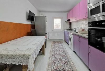 Apartament cu 3 camere decomandat în Astra - 3