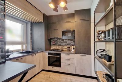 Apartament cu 3 camere decomandat, mobilat în Tractorul - 3