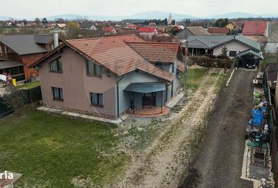 Casă cu 4 camere în Băltița - 2
