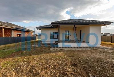 Casă cu 3 camere cu Teren 495 Mp în Lilieci - 1