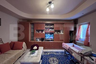 Apartament cu 3 camere decomandat în Independenței - 2