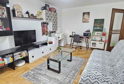 Apartament cu 2 camere decomandat în 13 Decembrie - 15