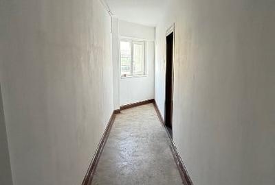 Apartament cu 3 camere semidecomandat în Grivița - 1