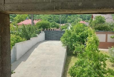 Casă cu Teren 850 Mp în Bujoreni - 10