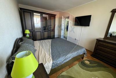 Apartament cu 3 camere decomandat în Sărari - 3