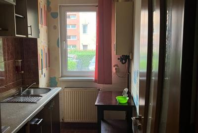 Apartament 2 camere, str. Lamaitei - 8