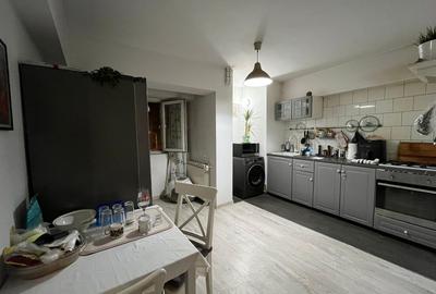 Apartament cu 4 camere decomandat în Bucur Obor - 2