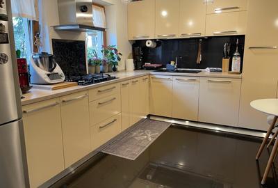 Duplex cu 6 camere cu Canalizare în Central - 15