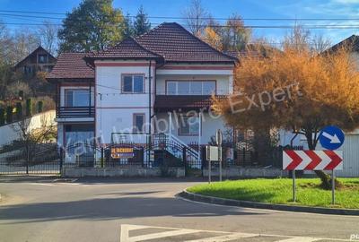 Spațiu comercial, de 320 mp, în Central - 5