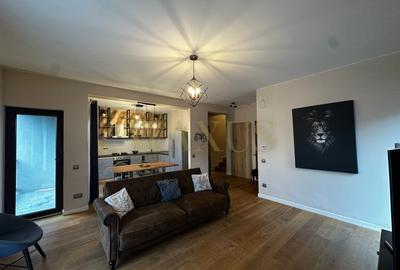 Apartament cu 3 camere semidecomandat, mobilat în Gruia - 2