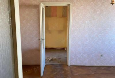 Apartament de vanzare 2 camere , Str Paulesti , et 3 , 62.000 euro neg. - 3