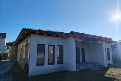 Casă individuală cu 4 camere cu Canalizare în Moșnița Nouă - 2