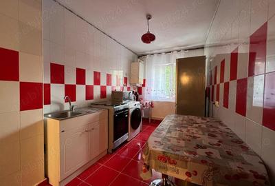 Apartament 3 camere , 2 balcoane ,etaj 1 ,str.Tudor Vladimirescu. - 1
