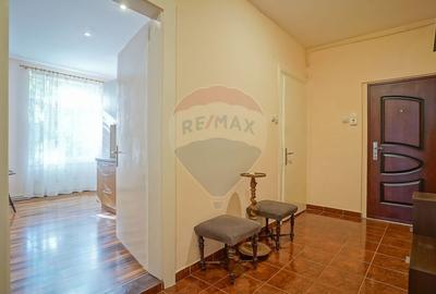 Apartament cu 3 camere semidecomandat, mobilat în Cetatea - 10