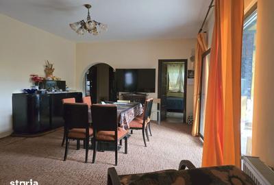Casă cu 7 camere cu Teren 3800 Mp în Central - 9