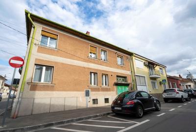 Apartament cu 4 camere decomandat în Central - 2