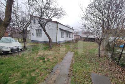 Casă cu 3 camere cu Teren 1500 Mp în Central - 5